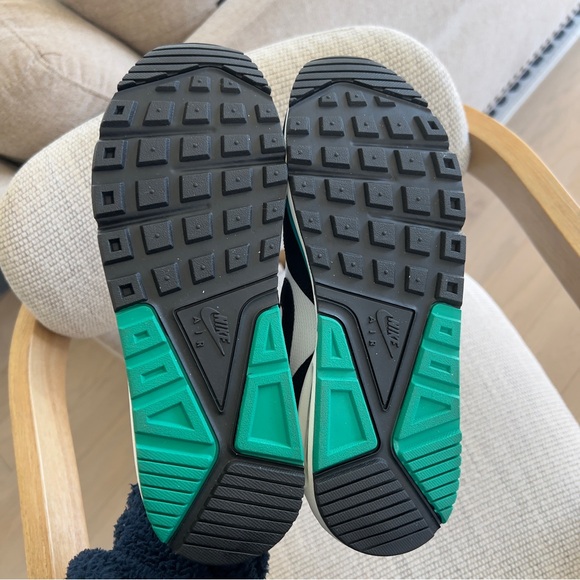 NWOB Nike Air Max Correlate Sneakers in White / New Green / Bright Mango / Black - Picture 8 of 8